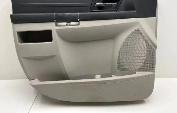 Chrysler Grand Voyager V Front door card panel trim 11006B
