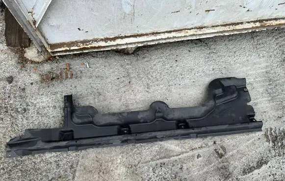 Volkswagen Multivan T5 Center/middle under tray cover 7H0825209C