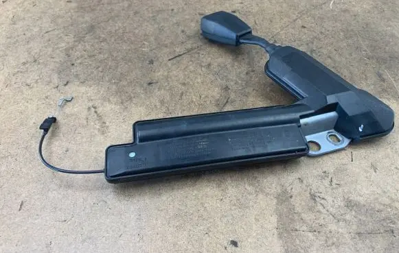 BMW 3 E36 Front seatbelt buckle 72118167712 72118164932 72118135322