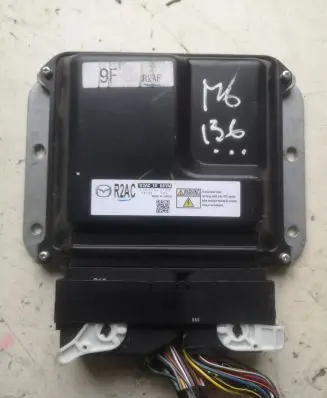Mazda 6 Engine control unit/module R2AC18881M