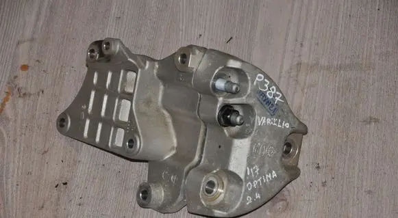 KIA Optima Engine mount bracket KLEP387