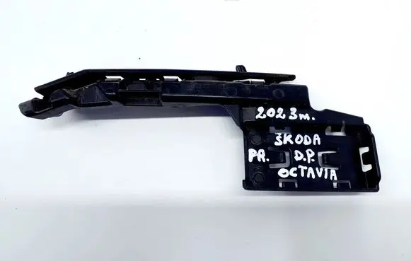 Skoda Octavia Mk4 Front bumper mounting bracket 5E3807184