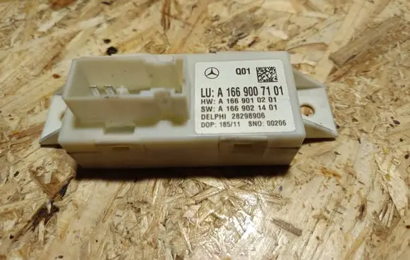 Mercedes-Benz C W204 Light module LCM A1669007101 A1669021401 A1669010201