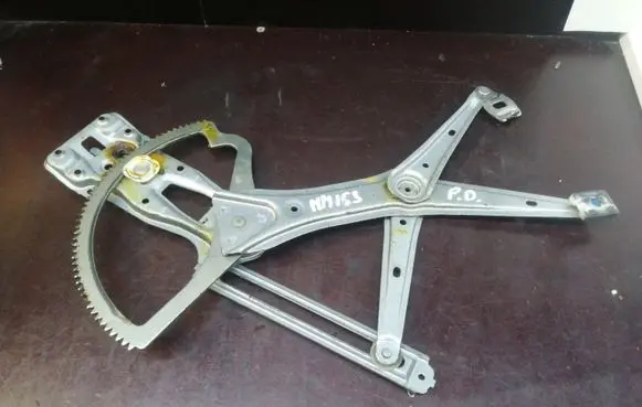 Mercedes-Benz ML W163 Front window lifting mechanism without motor