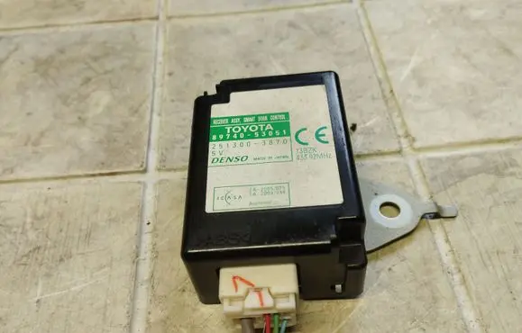 Lexus IS 220D-250-350 Door control unit/module 8974053051 2513003870
