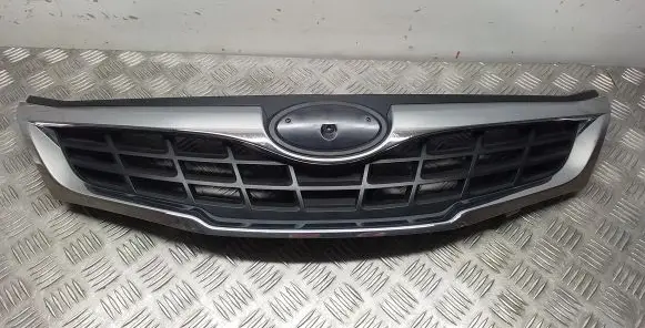 Subaru Impreza III Front bumper upper radiator grill