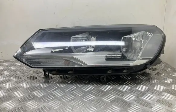 Volkswagen Touareg II Headlight/headlamp 7P2941005