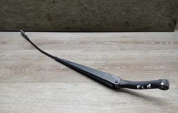 Volvo S60 Front wiper blade arm 30655615