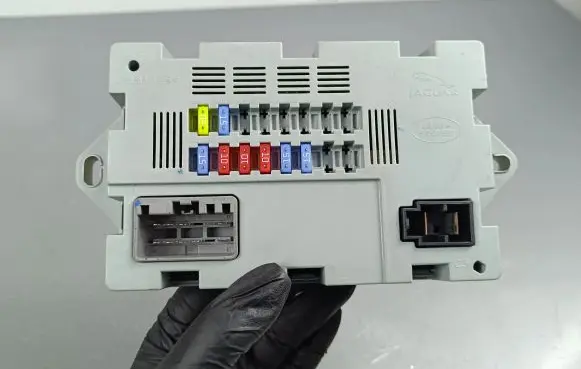 Jaguar F-Pace Fuse module CPLA14Q73AA