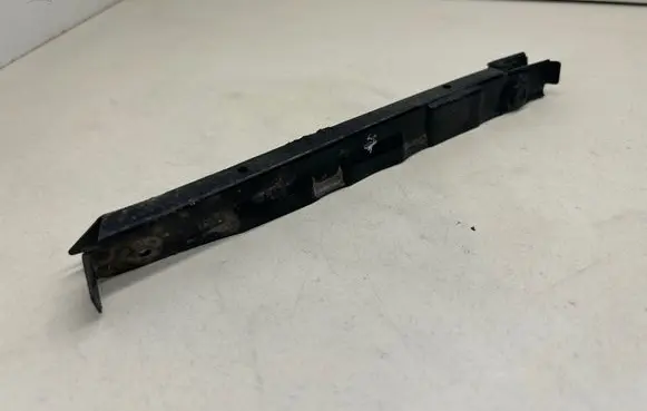 Mercedes-Benz E W211 Front bumper mounting bracket A2118801214