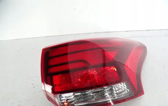 Mitsubishi Outlander Rear/tail lights