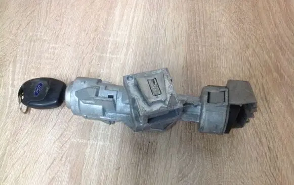 Ford Mondeo MK IV Ignition lock 3M513F880A