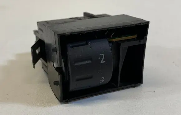 Volkswagen Touareg I Headlight level height control switch 7L6963563