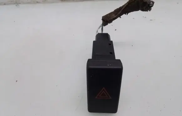 Toyota Avensis T250 Hazard light switch