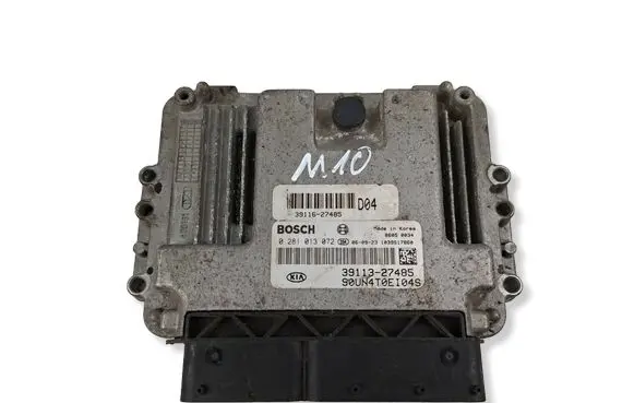 KIA Carens II Engine control unit/module 3911327485 0281013072
