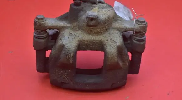 Toyota Auris E180 Front brake caliper
