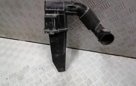 Intake resonator