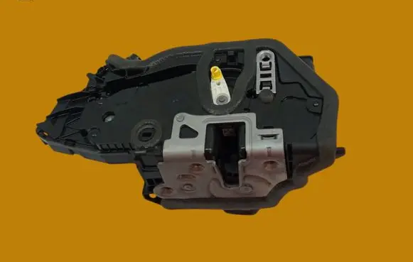 BMW 3 G20 G21 Rear door lock 7445046