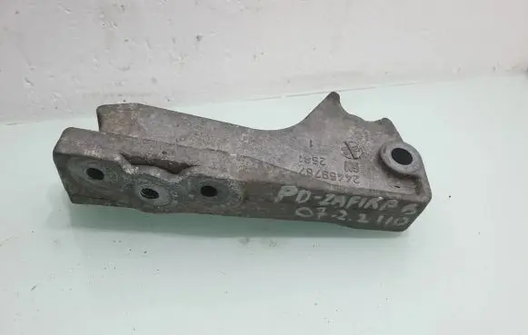 Opel Zafira B Engine mounting bracket 24459767