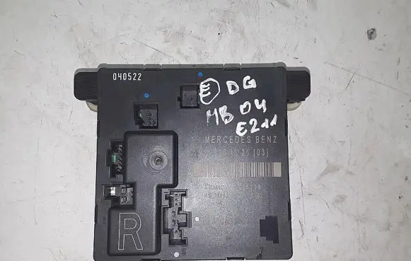Mercedes-Benz E W211 Door control unit/module 2118201626