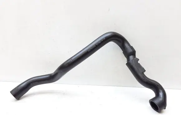 Volvo V70 Breather/breather pipe/hose 8670008