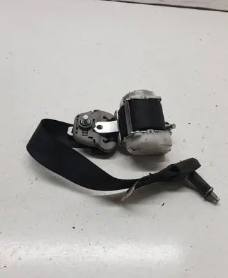 Middle seatbelt (rear)