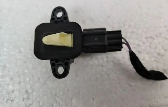 Ford Fusion II Airbag deployment crash/impact sensor DS7T-14C676-AA