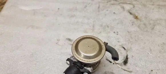 Audi A6 S6 C5 4B EGR valve 078131101