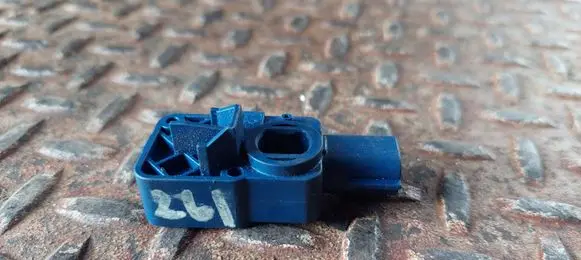 Dacia Duster Airbag deployment crash/impact sensor 988304337R