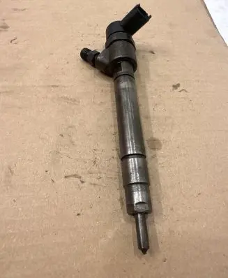 Volvo V70 Fuel injector 0445110078