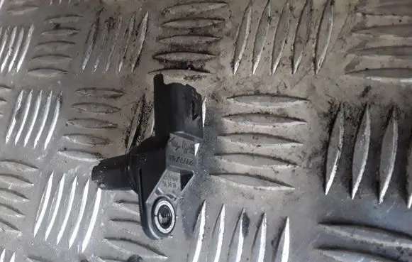 Renault Trafic II (X83) Camshaft position sensor 8200567414