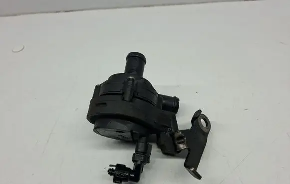 Skoda Superb B8 (3V) Electric auxiliary coolant/water pump 5Q0965567J