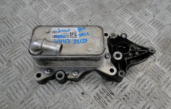 Mercedes-Benz V Class W447 Engine oil radiator