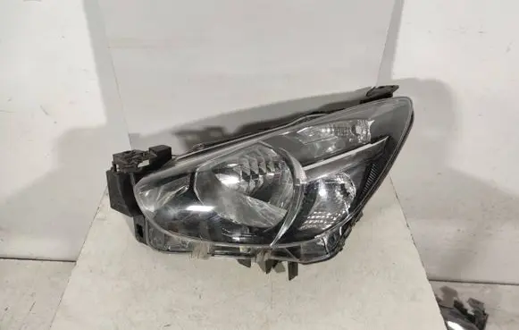 Mazda 2 Headlight/headlamp DB5J51040
