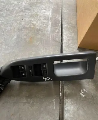 Volkswagen Touran I Front door window switch trim 1T1867371N