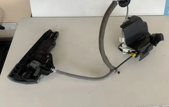 Audi Q7 4M Front door lock 8J1837015F 4M1837885A 4M1837349A