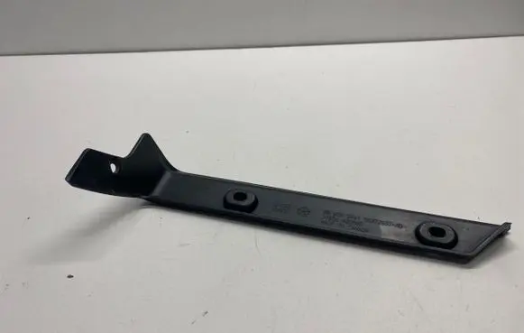 Dodge RAM Fender end trim 55372937AD 42068D