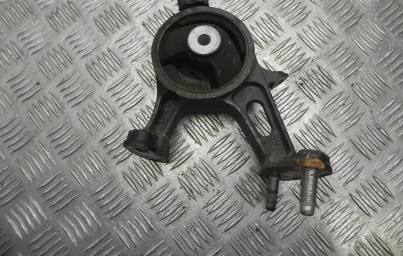 Toyota Verso Engine mount bracket 0R020