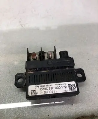 Mercedes-Benz GLC X253 C253 Charging relay A0009822023