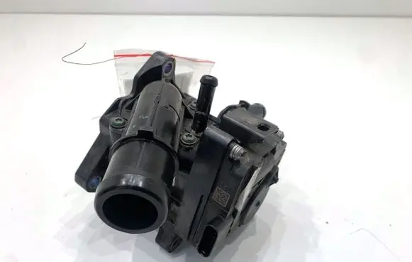 Hyundai i30 Thermostat/thermostat housing EHB0003