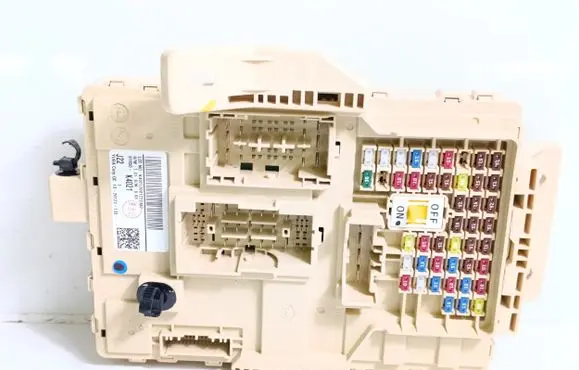 Hyundai Kona I Fuse module 91950K4021