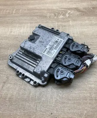 Peugeot 308 Engine control unit/module ECU 9664843780 0281013872