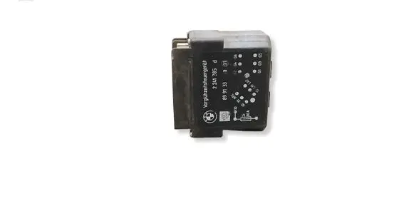 BMW 5 E34 Glow plug pre-heat relay 2241385 899133
