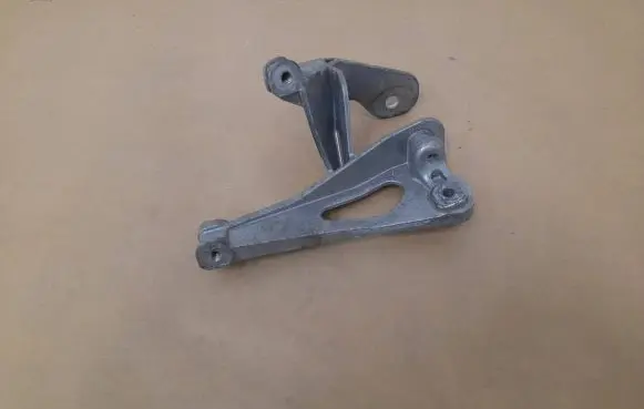 Porsche Cayenne (9Y0 9Y3) Engine mounting bracket 9Y0199373