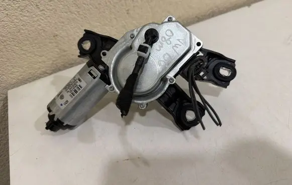 Volkswagen PASSAT B6 Rear window wiper motor 3C9955711A 53032812 243155574