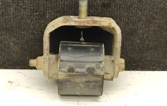 Mercedes-Benz Sprinter W901 W902 W903 W904 Gearbox mount A9012421513