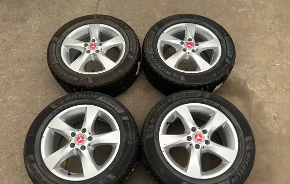 Mercedes-Benz V Class W447 R17 alloy rim A4474012200