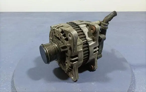 Volkswagen PASSAT B6 Generator/alternator 03L903023D
