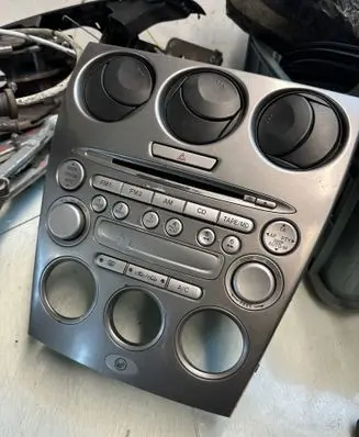 Mazda 6 Radio/CD/DVD/GPS head unit GJ6G66DSXG02 040518A366 FG012724