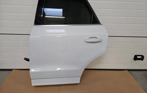 Audi Q3 8U Rear door 